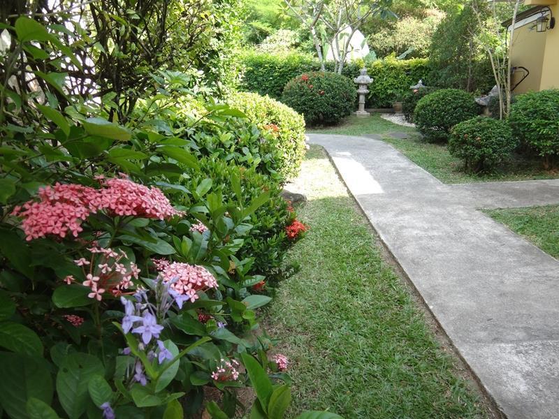Phuket Holiday Village And Natural Garden Resort מראה חיצוני תמונה