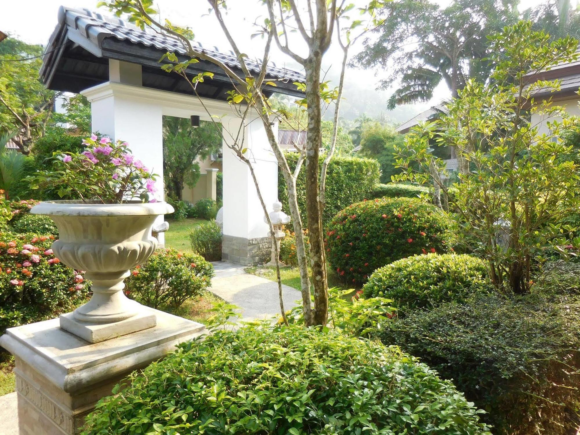 Phuket Holiday Village And Natural Garden Resort מראה חיצוני תמונה